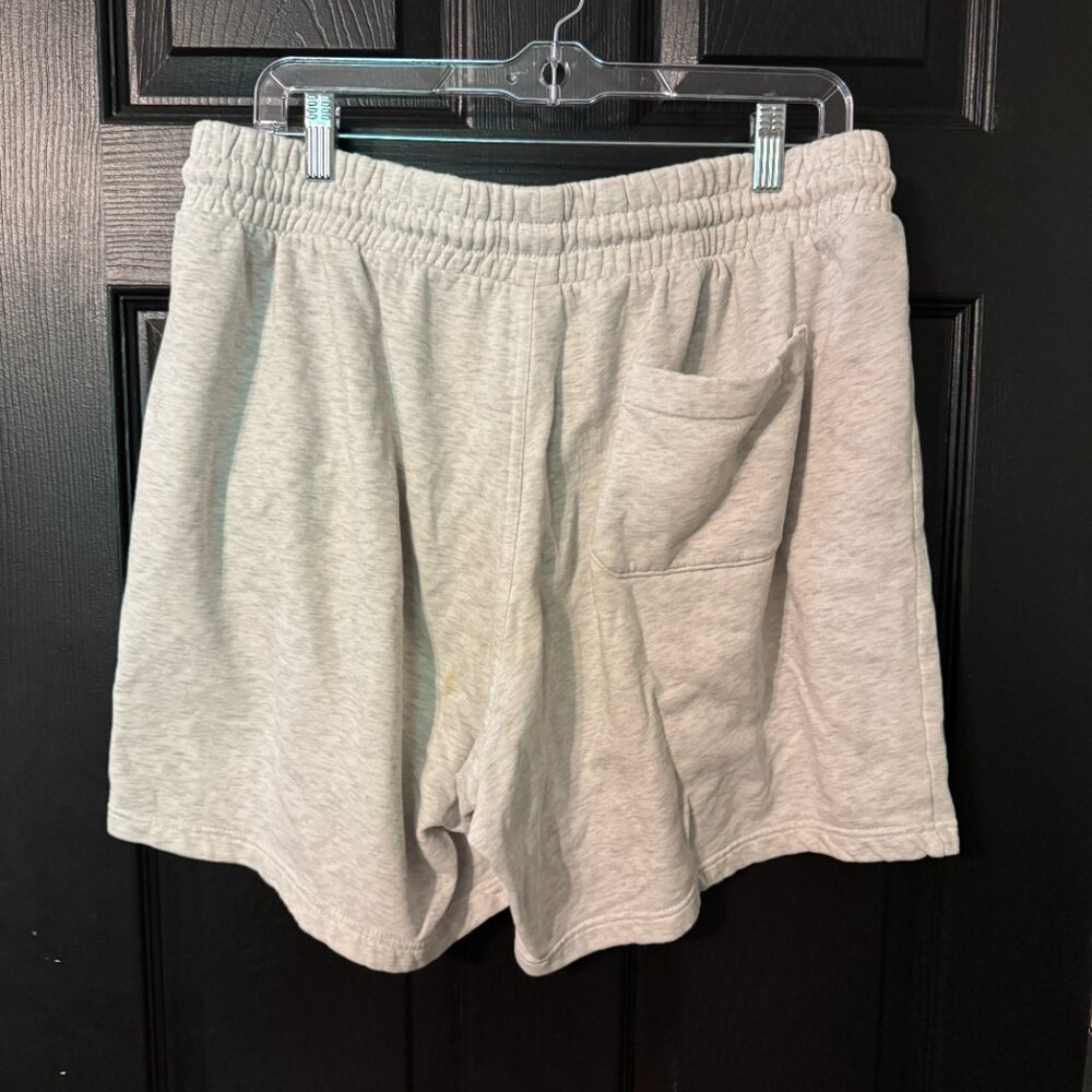 H&M Regular Fit Women's Shorts - Picture 3 of 3